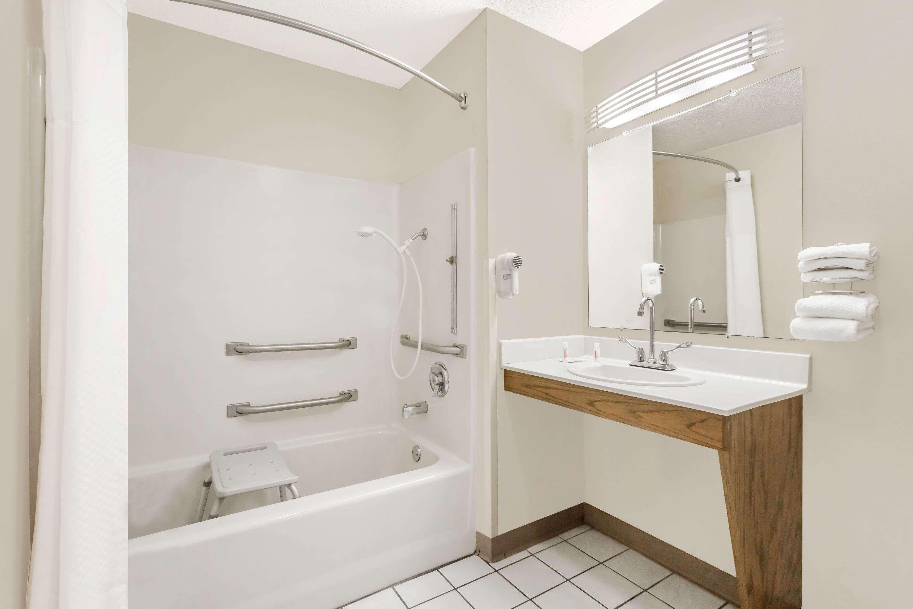 Baymont By Wyndham Anderson Clemson Hotell Exteriör bild